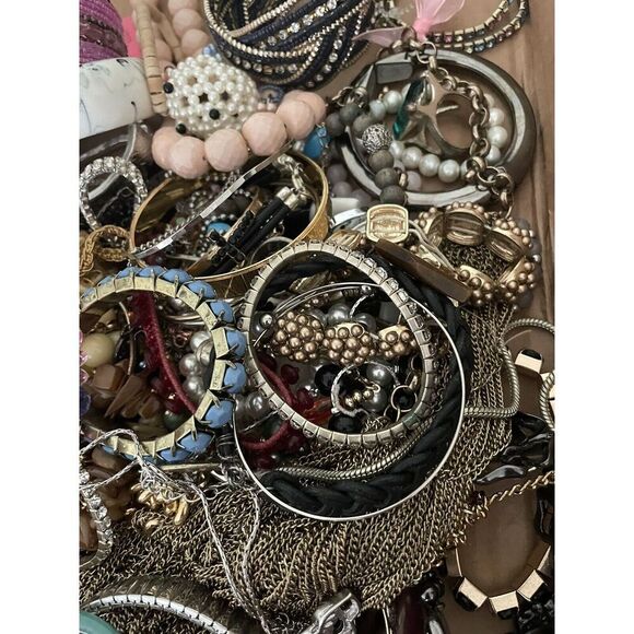 Vintage Jewelry Modern Lot Craft Junk 5 Pounds L1 Most Wearable Or Resellable - Picture 4 of 6